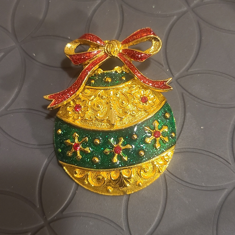 Christmas Decoration Ball Enamel Rhinestones Vintage Gold Brooch